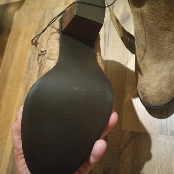 CHARLES ALBERT BOOTS - Picture 4 of 8